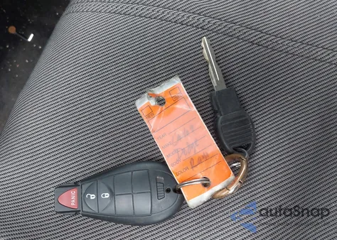 2017 Ram 1500 Express 4X4 5'7 Box z USA, uszkodzony, nr VIN 1C6RR7KG7HS857942